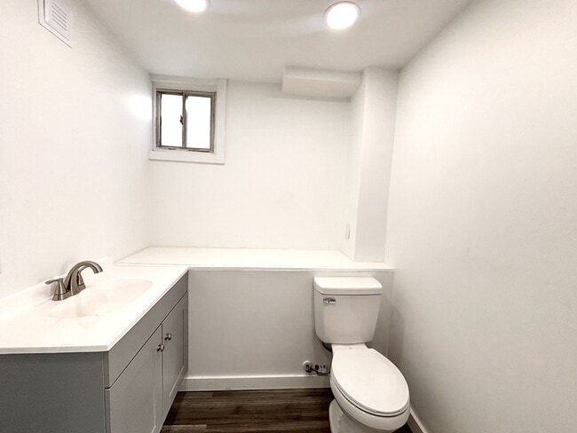 Building Photo - 119 E Leslie Ave