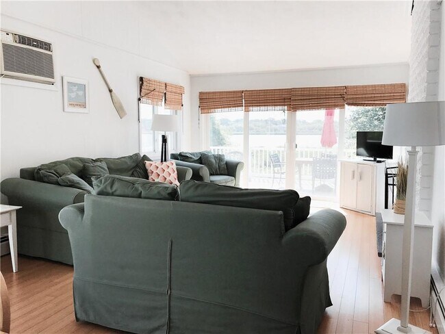 Building Photo - 10 Burbank Ave