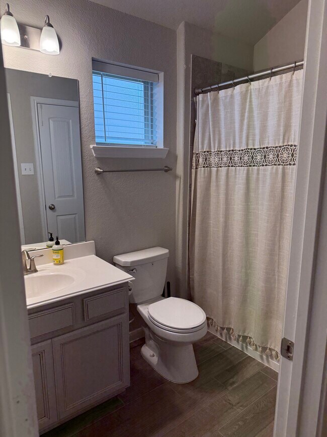 Building Photo - 5214 Yellow Rays Trl