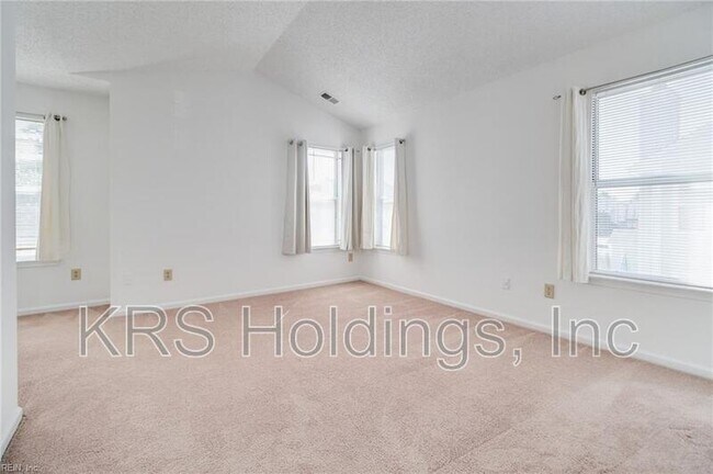 Building Photo - 819 Zircon Ct