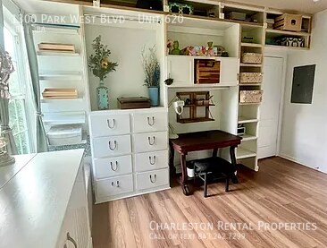 Building Photo - 1300 Park W Blvd