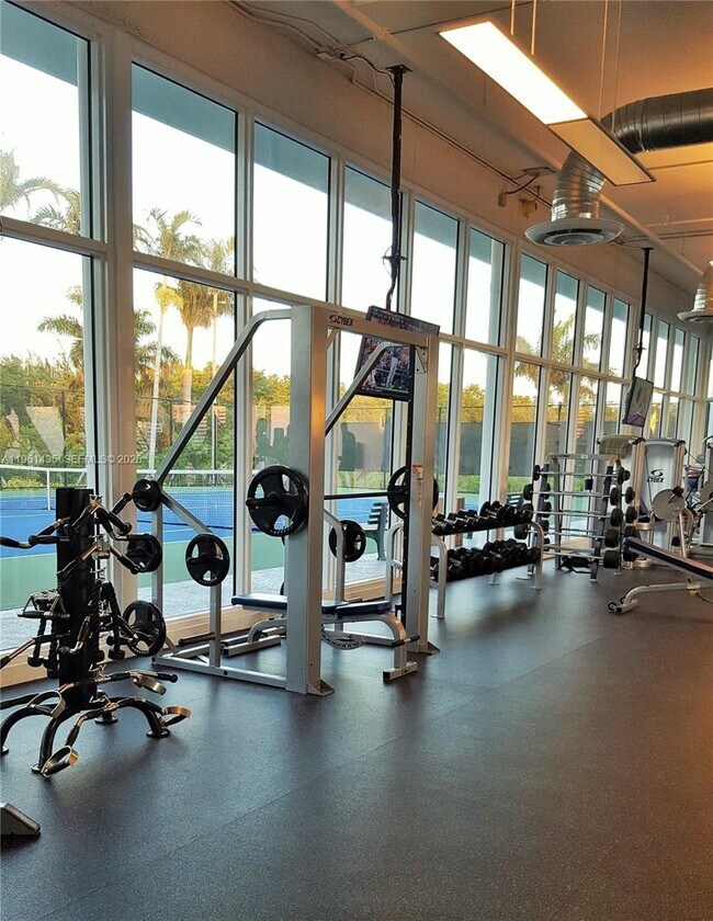 Building Photo - 14951 Royal Oaks Ln