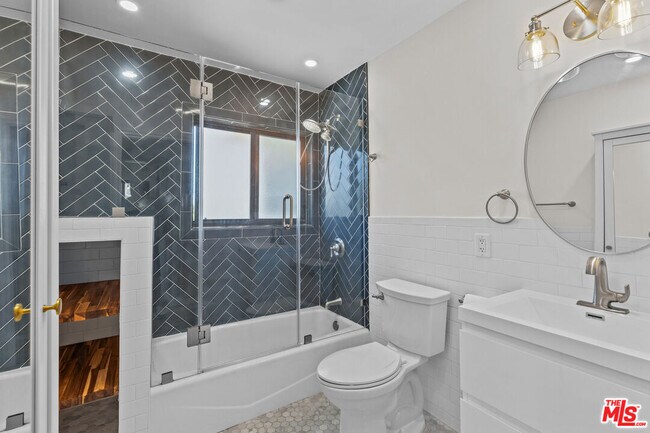 Building Photo - 7212 W 91st St
