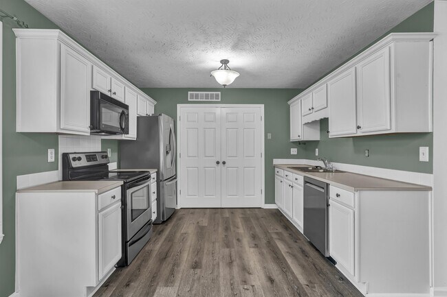 Building Photo - 1201 Red Stone Dr