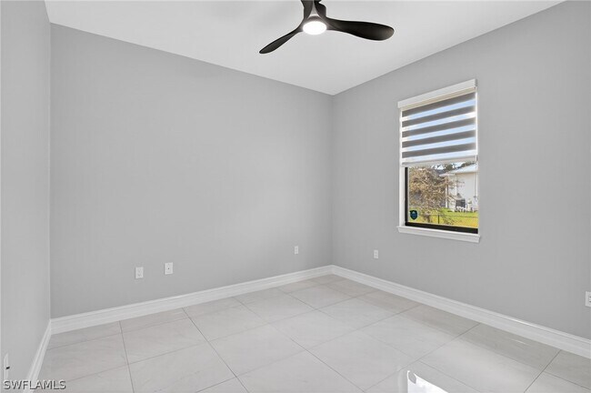 Building Photo - 2326 6th Ave SE