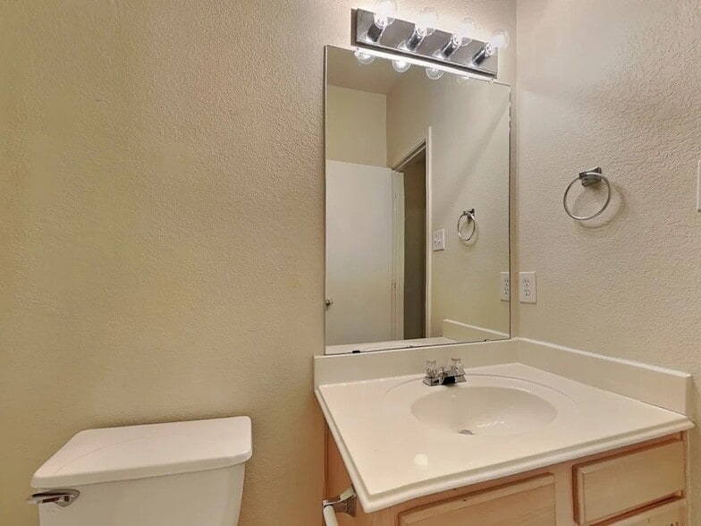 Building Photo - 9701 Westmere Ln
