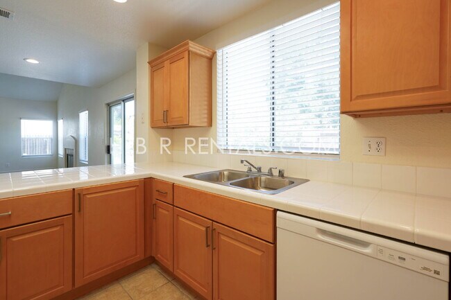 Building Photo - Charming 3-Bed, 2.5-Bath Home in One of Tr...
