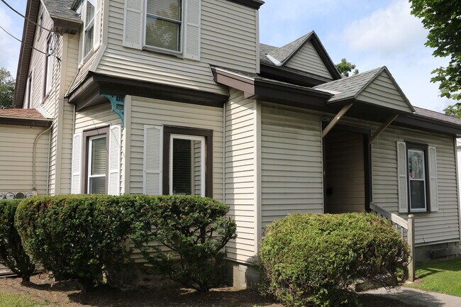 Building Photo - 234 North St