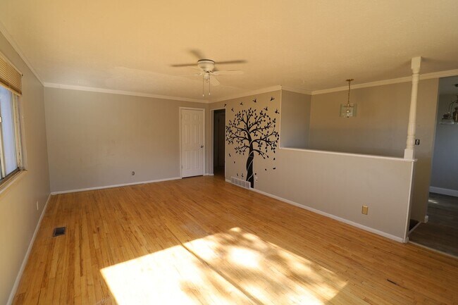 Building Photo - 565 E 200 N