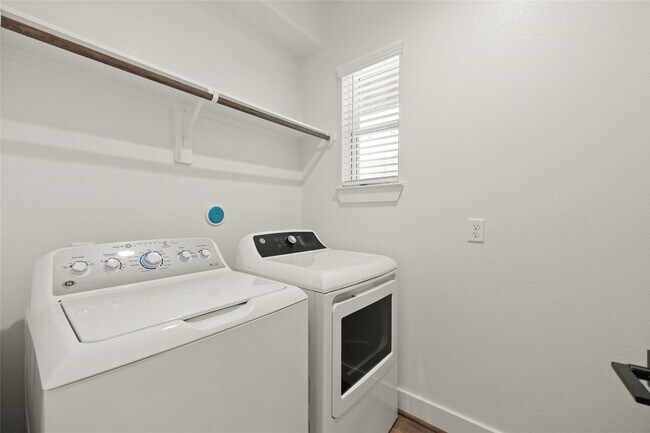 Building Photo - 2649 Seaglass Vw Dr