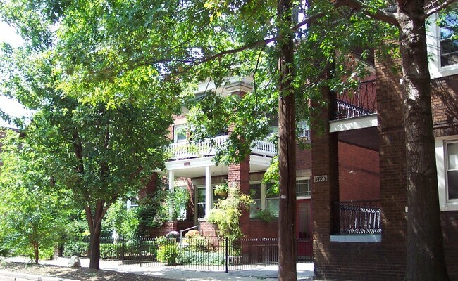 Building Photo - 2206 Murray Hill Rd