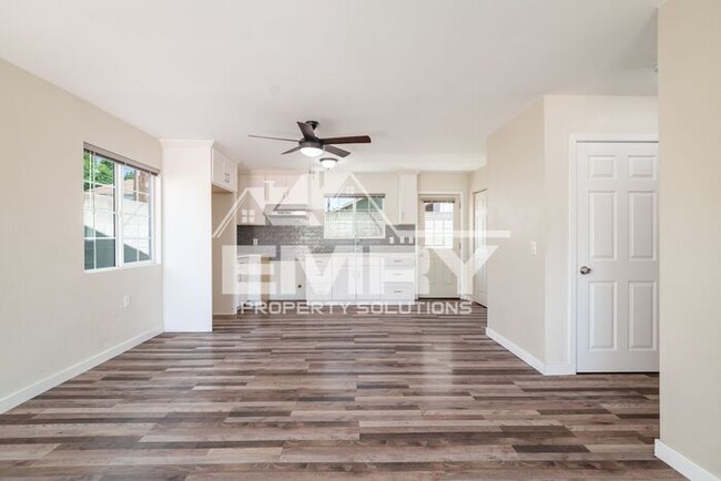 Building Photo - New 2 Bed 1 Bath Apartment in Long Beach C...