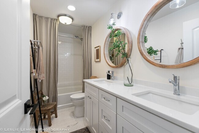 Building Photo - 685 Milton Dr