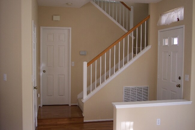 Building Photo - 9468 Compass Point Dr S