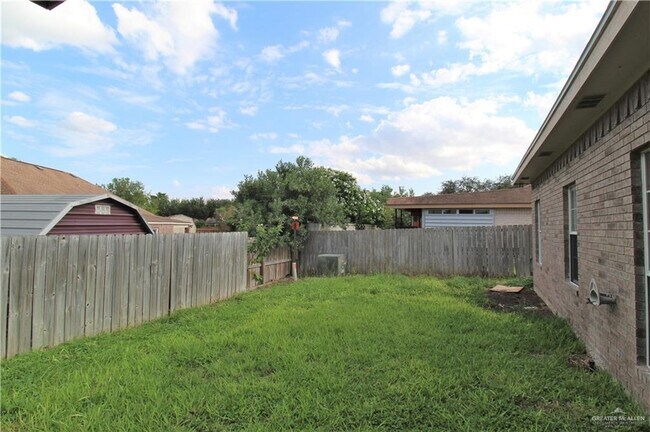 Building Photo - 7906 N 19th Ln