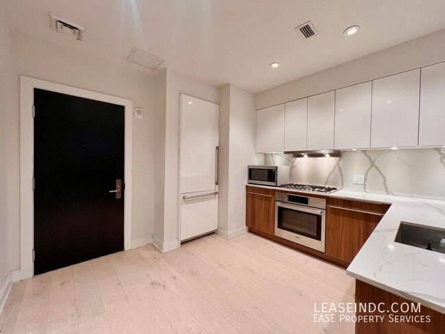 Building Photo - 1427 Rhode Island Ave NW