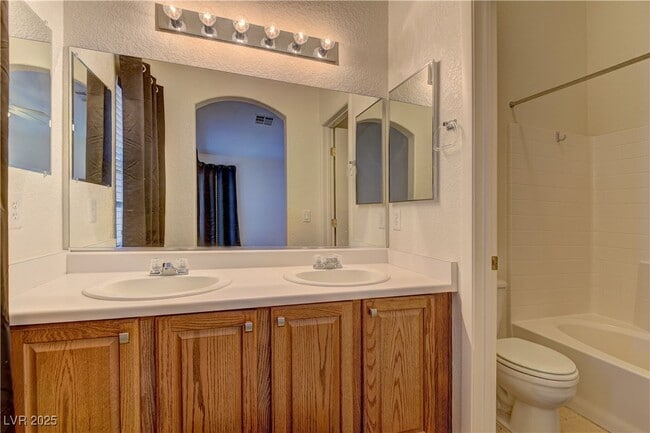Building Photo - 2580 Velez Valley Way