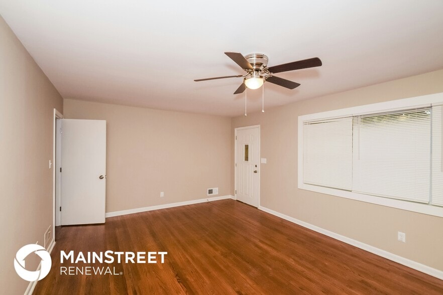 Building Photo - 428 18th Ct NW