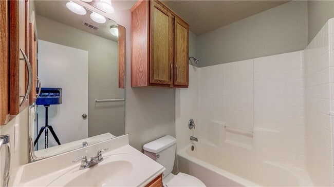 Building Photo - 1000 Windmeadows Dr