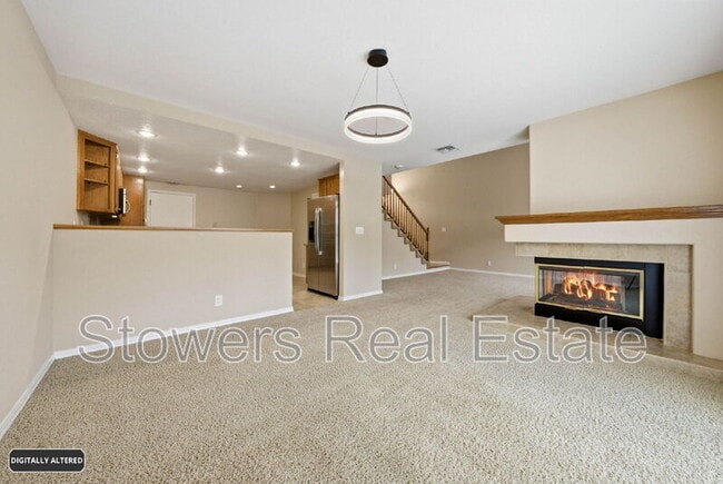 Building Photo - 350 Bellflower Dr