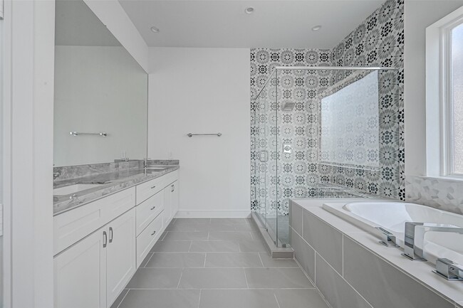 Building Photo - 8930 Spring Knoll Forest Dr