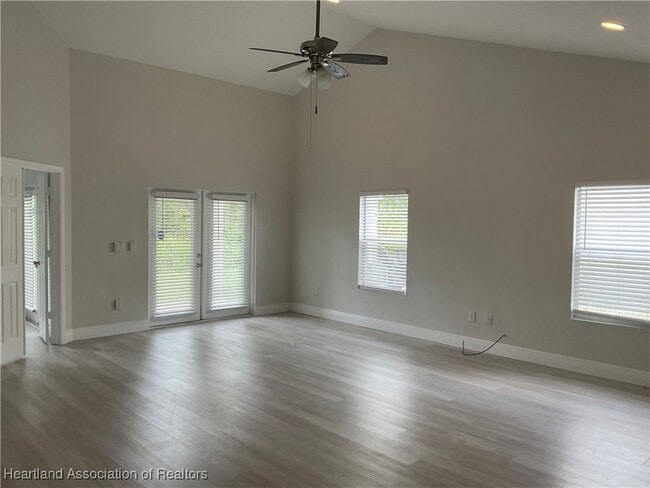 Building Photo - 3714 Peugeot St