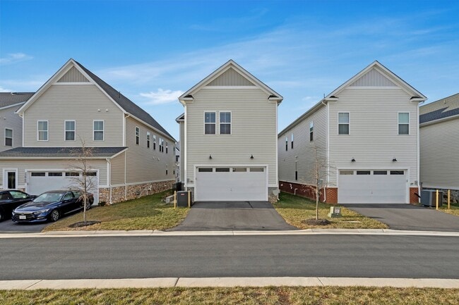 Building Photo - 22956 Aurora Vw Dr