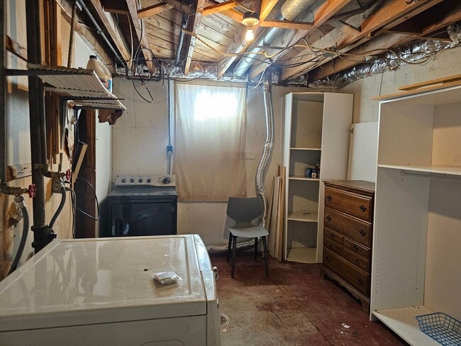 Building Photo - Ranch Style Home with 3 Bedrooms + 4th room/office, 2 Baths and RV parking!