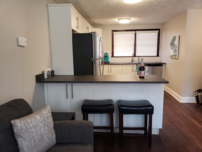 Building Photo - 2345 Macon Dr SW