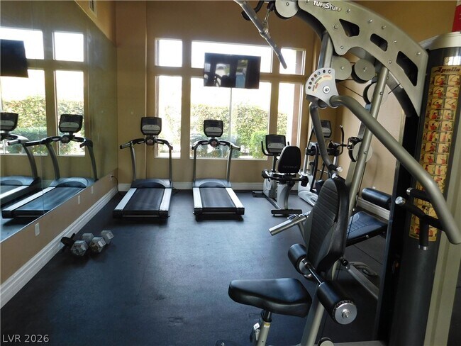 Building Photo - 3965 Palm Beach St