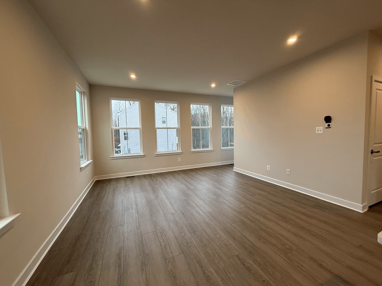 Building Photo - 1836 Bergerac Ct