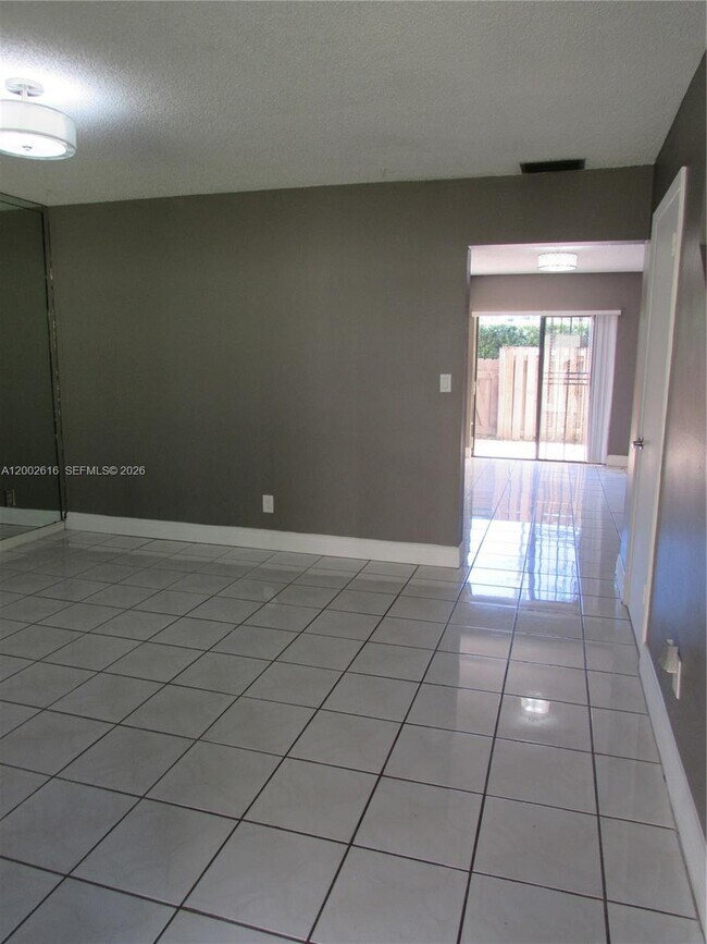 Building Photo - 5555 Ludlam Rd