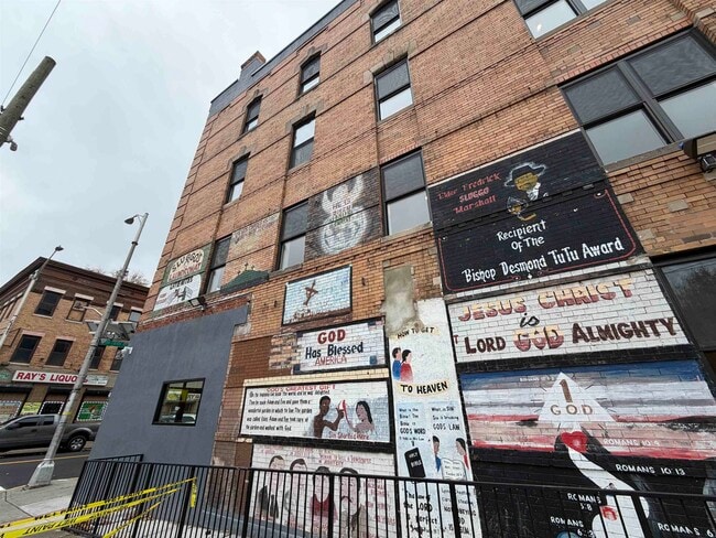 Building Photo - 103 Bostwick Ave