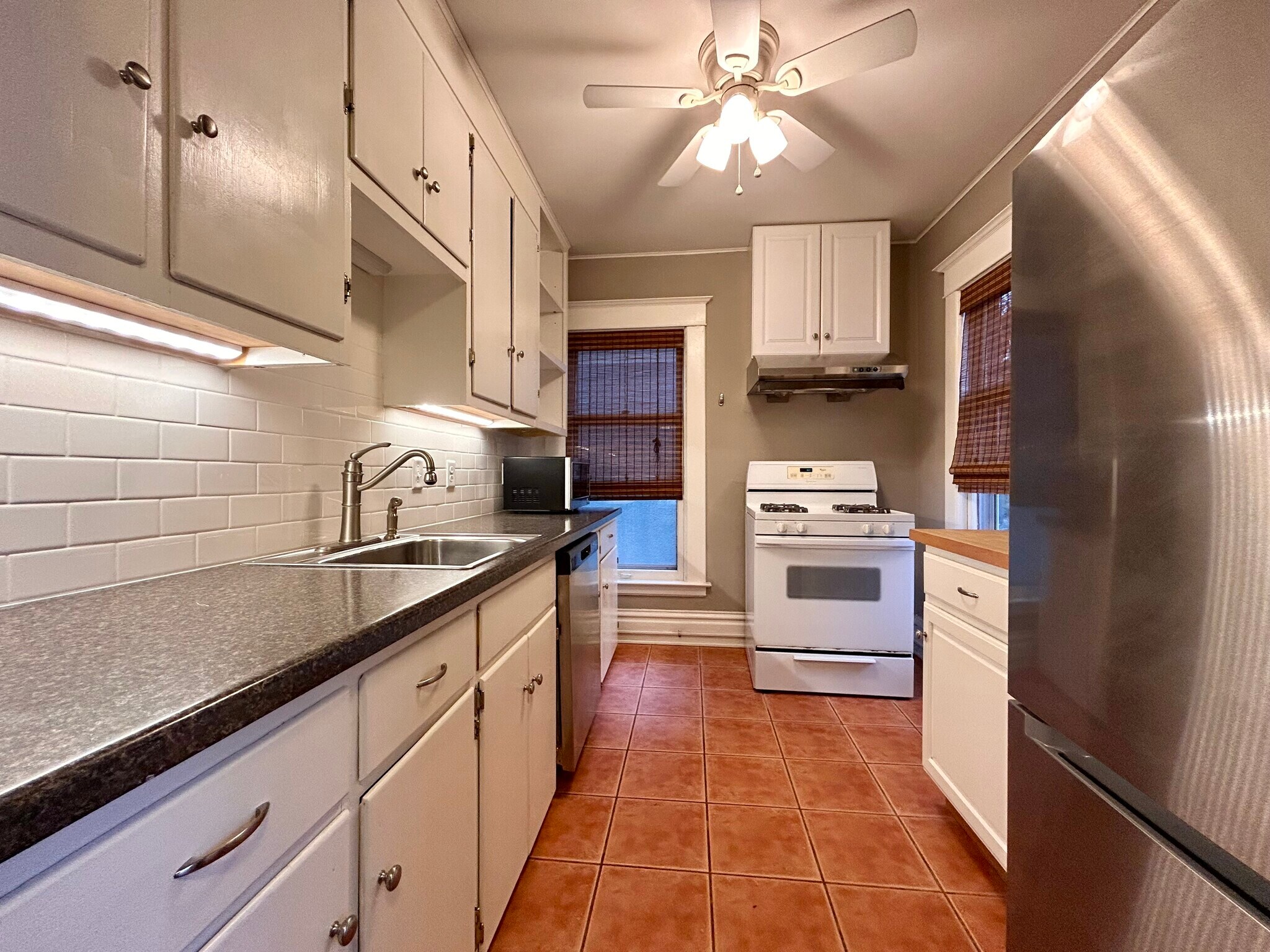 Building Photo - 320 Madison Ave SE