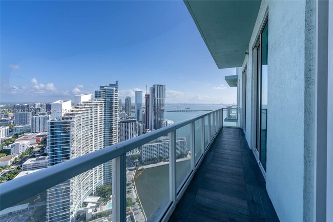 Building Photo - 1900 N Bayshore Dr
