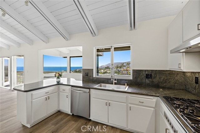 Building Photo - 665 Temple Hills Dr