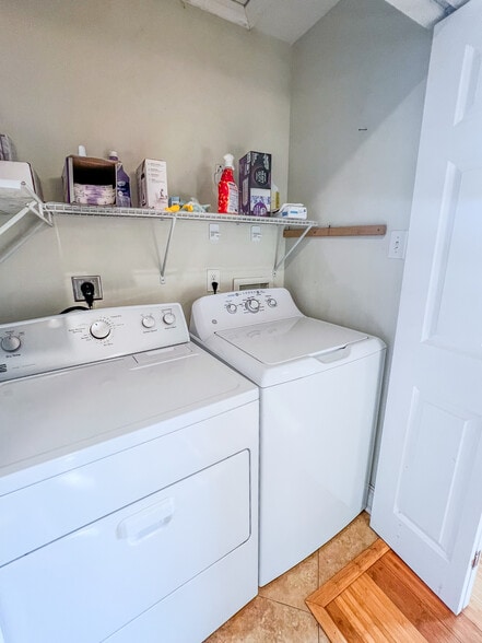 Washer/Dryer - 5717 Pasteur Blvd