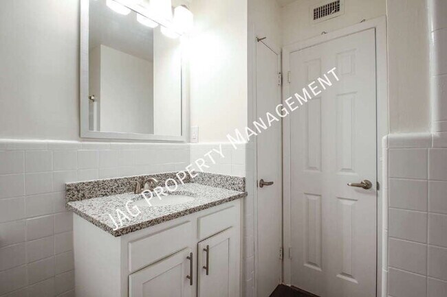 Building Photo - 1436 Berrier St