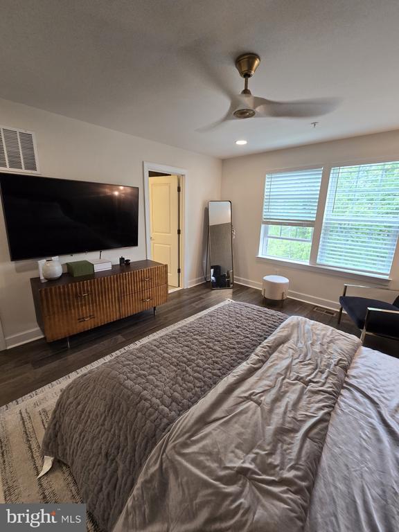 Building Photo - 2842 Golden Gate Ct