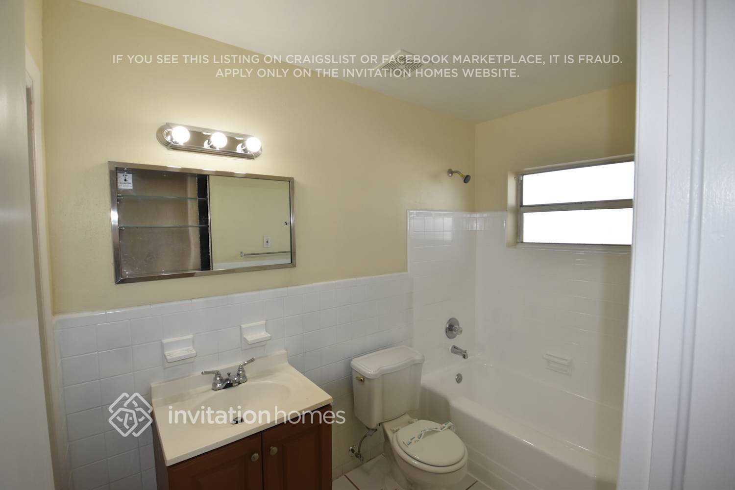 Building Photo - 533 W Dayton Cir