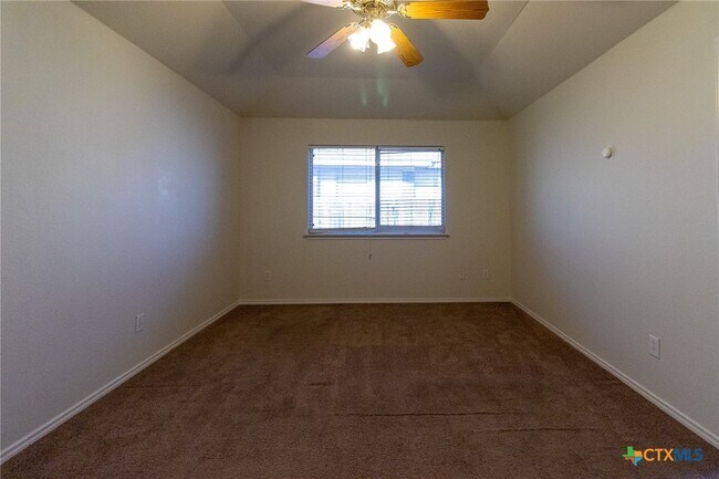Building Photo - 3803 Lyna Ct