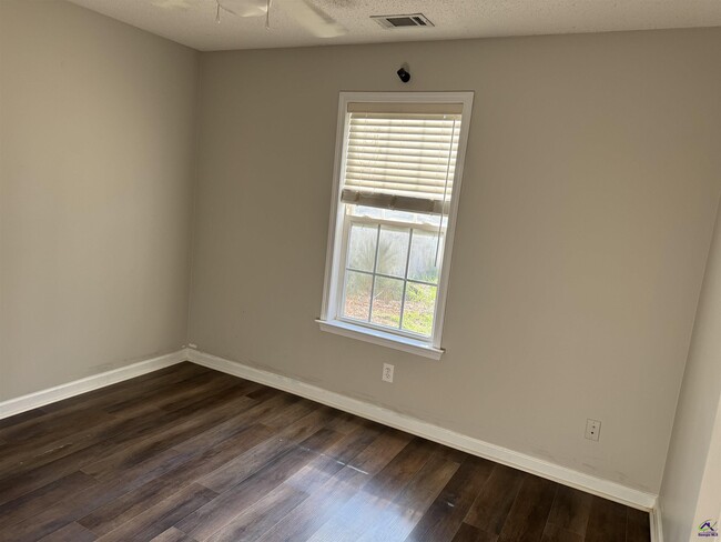 Building Photo - 103 Mulligan Ct