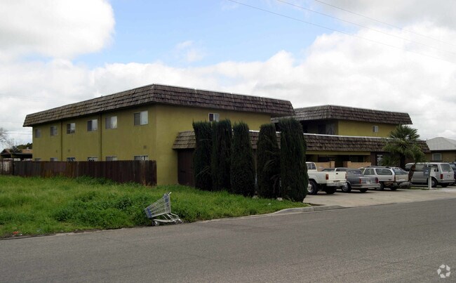 Building Photo - 117-121 Cypress St