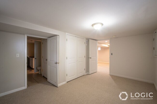 Building Photo - 822 E 50 S