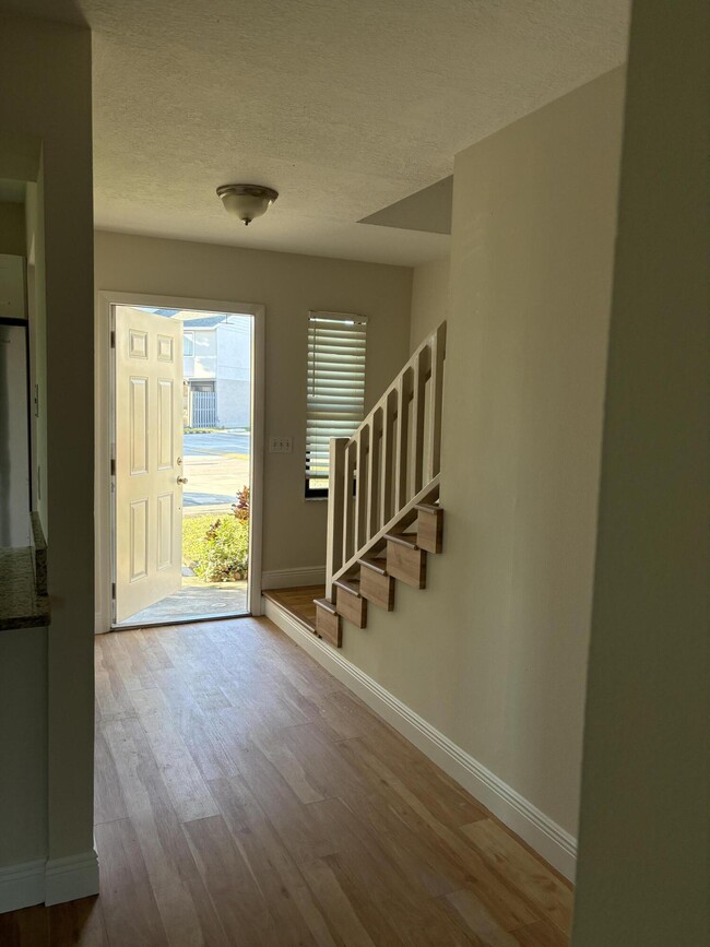 Building Photo - 5106 Pier Dr