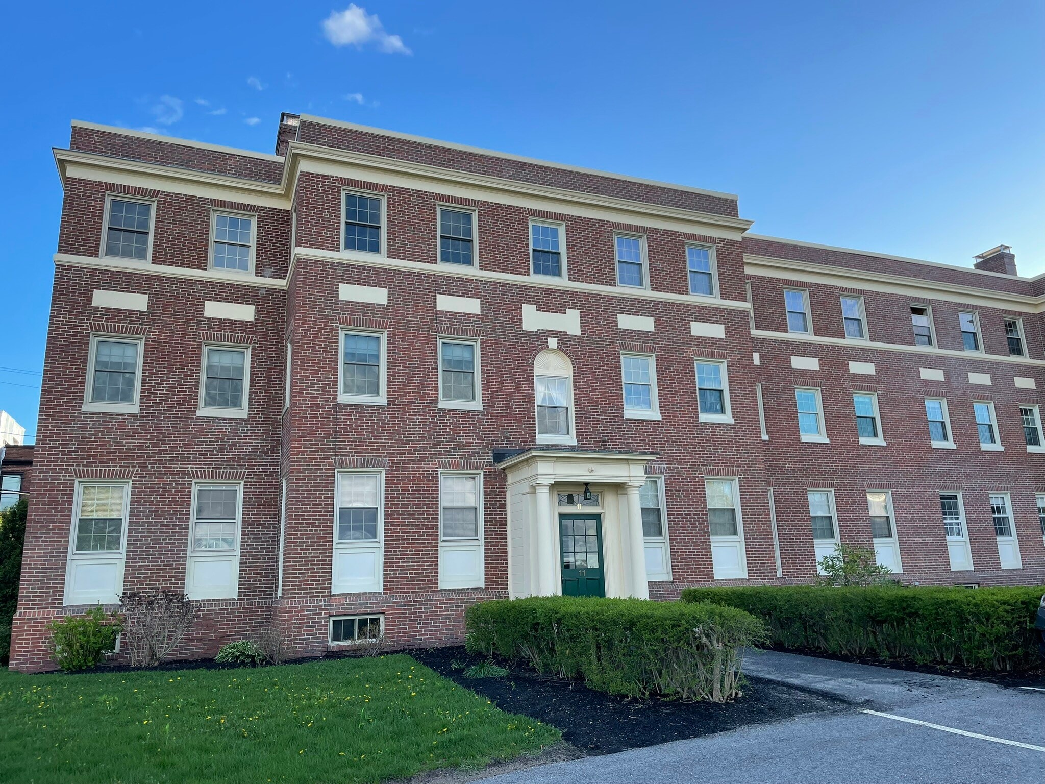 Building Photo - 11 Ricker Park