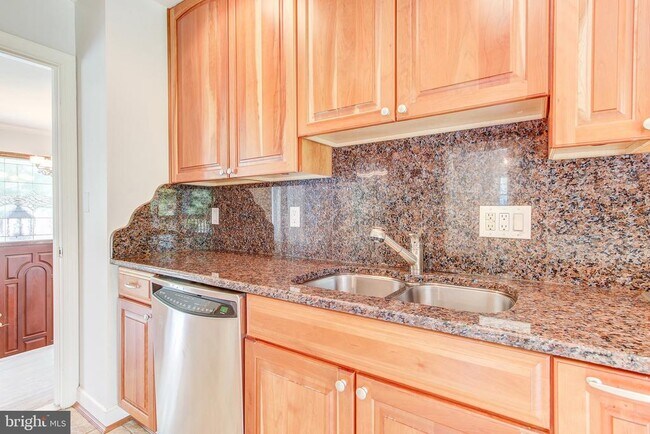 Building Photo - 3809 Great Neck Ct