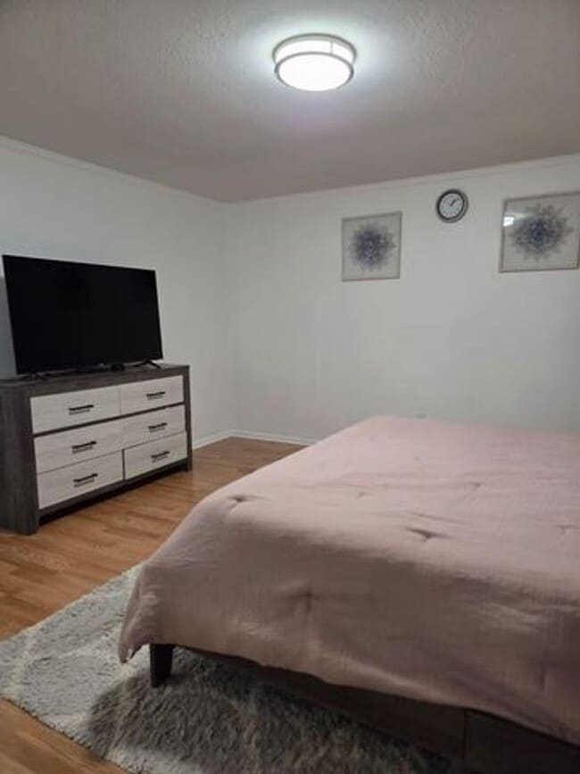 Building Photo - 810 Sandtree Dr