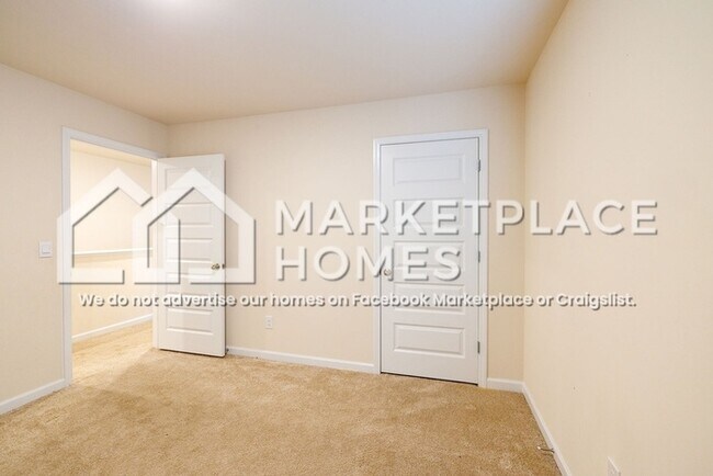 Building Photo - 559 Post Oak Ln