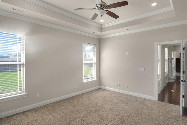 Building Photo - 2300 SW Chaddington Rd
